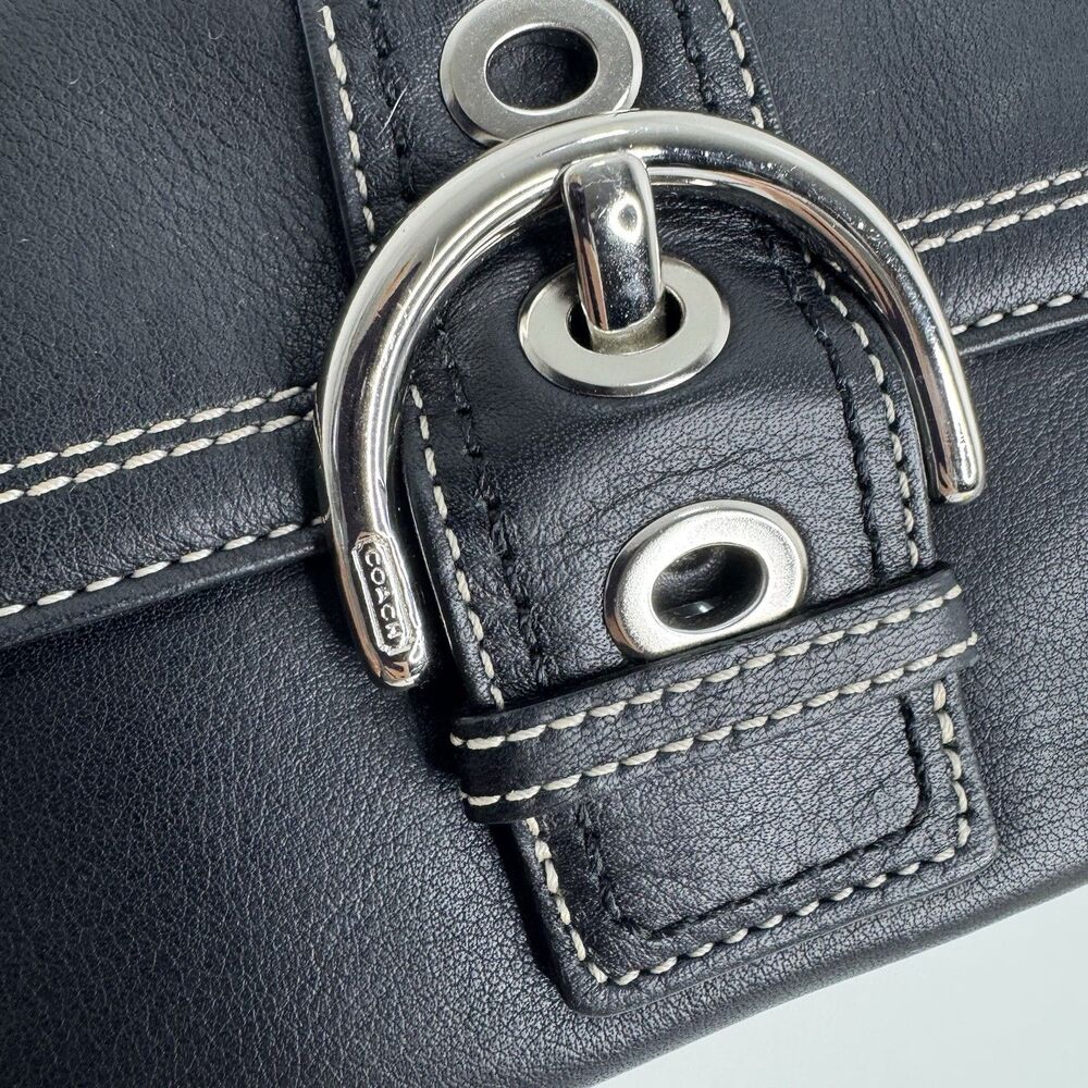 COACH Vintage 90s Soho Black Leather Buckle Wallet Clutch Coin Zipper - Picture 3 of 8